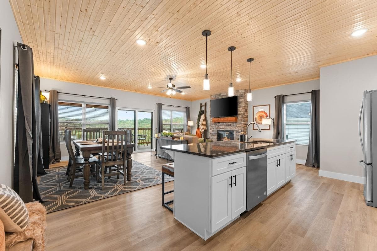 Open Concept Living: Bright and airy space with stunning views, perfect for unforgettable gatherings!